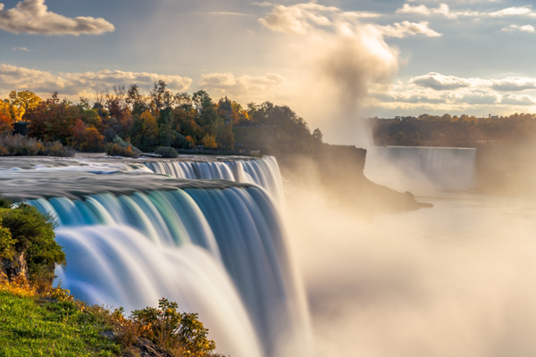 Niagara Falls, New York & Classic Transatlantic Voyage – Feat. Stays & Tours